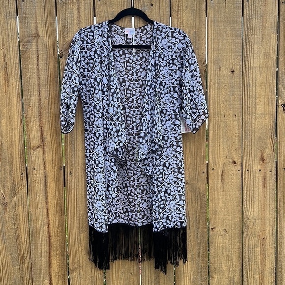 LulaRoe Monroe  kimono - Picture 1 of 6